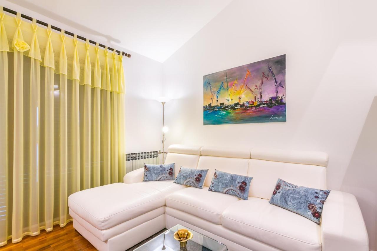 Lily Apartment Medulin Exterior photo